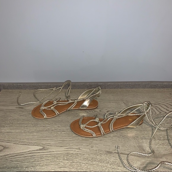 Lace up sandals - Picture 2 of 6